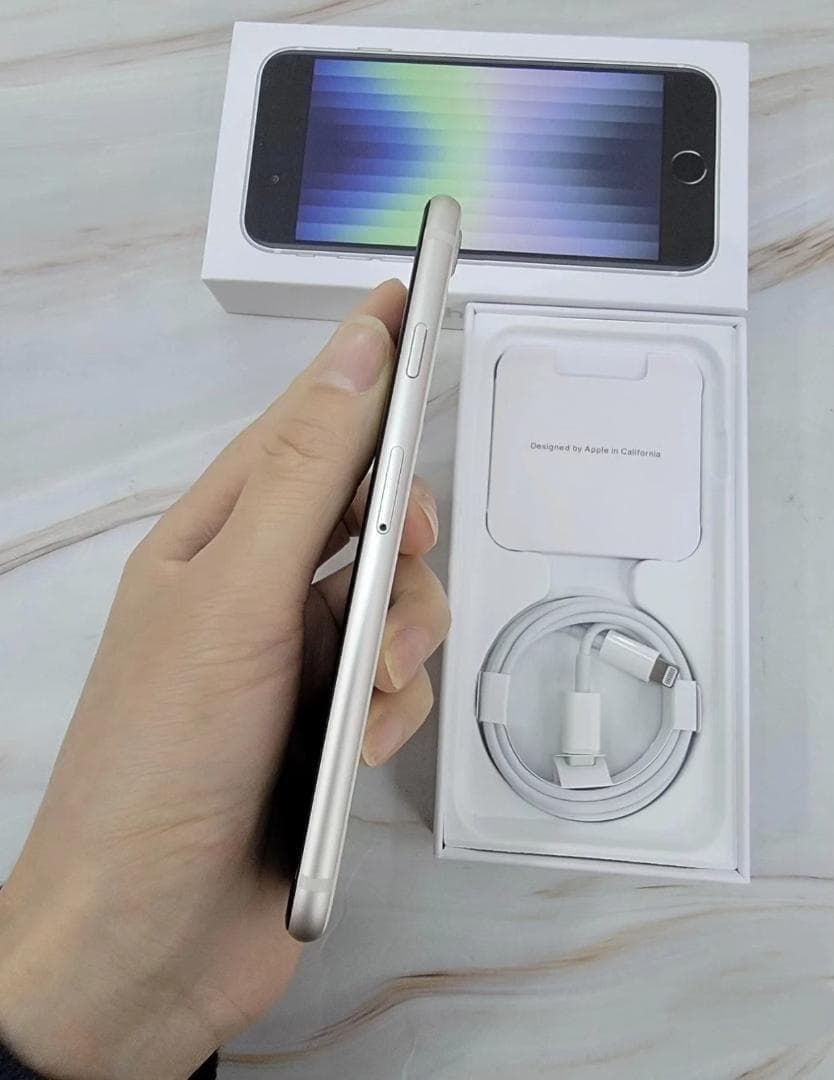 【期間限定／超美品】iPhone SE3 128GB｜SIMフリー｜スターライト