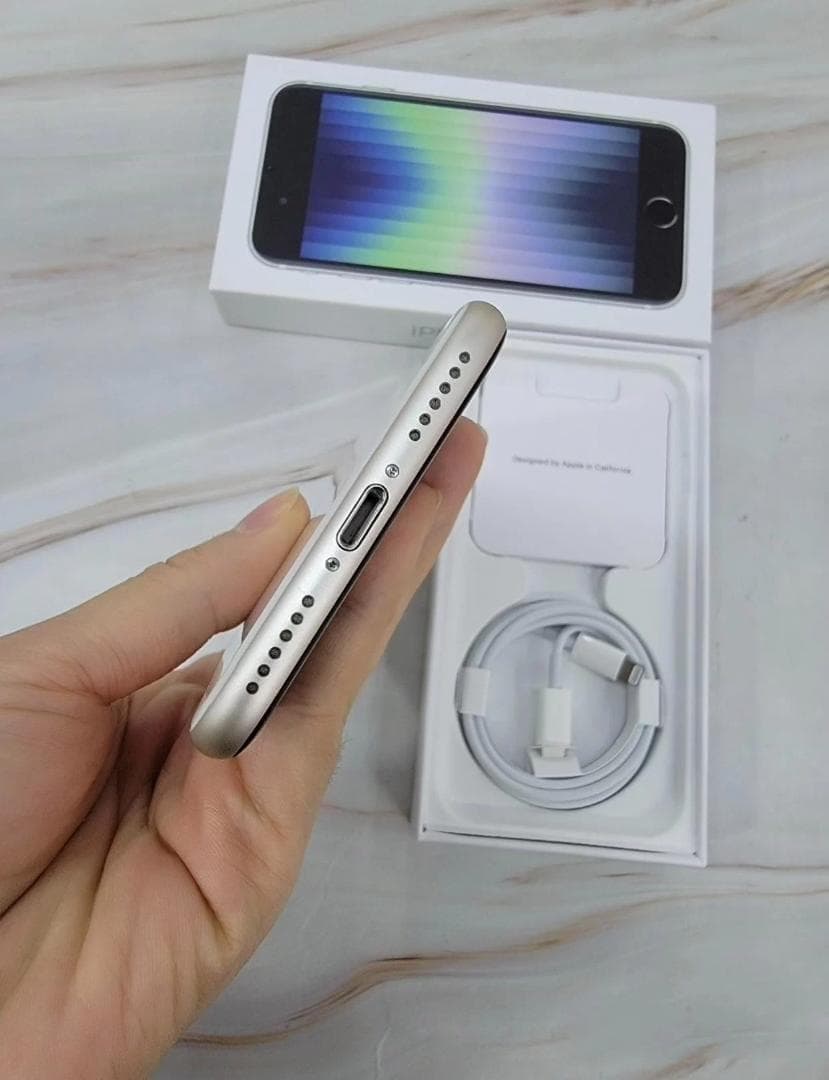 【期間限定／超美品】iPhone SE3 128GB｜SIMフリー｜スターライト