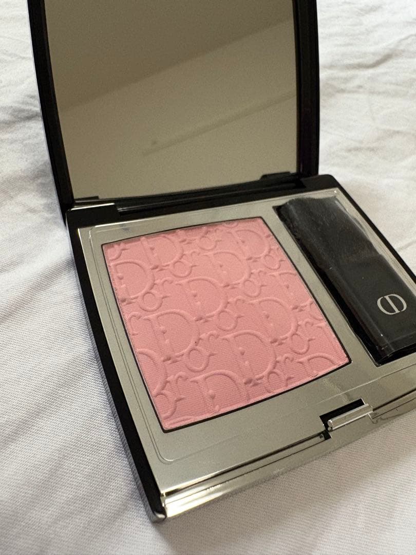 【新品未使用】【伊勢丹新宿2025限定品】 パウダーチーク ピンク