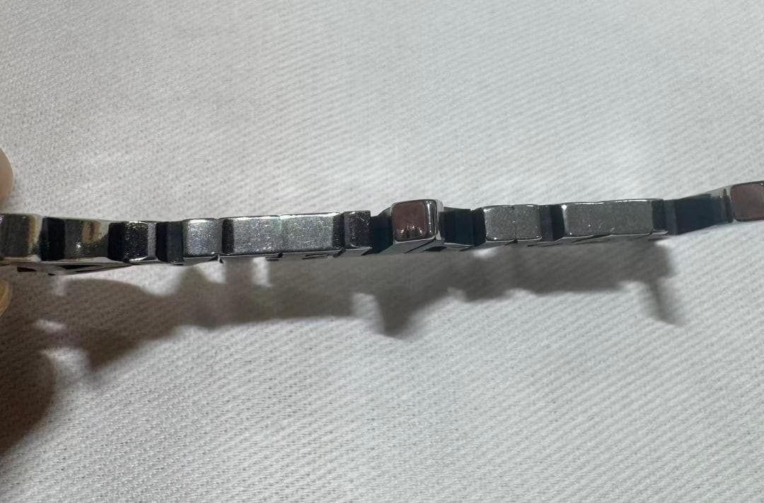 BALENCIAGA メタルロゴキーホルダー