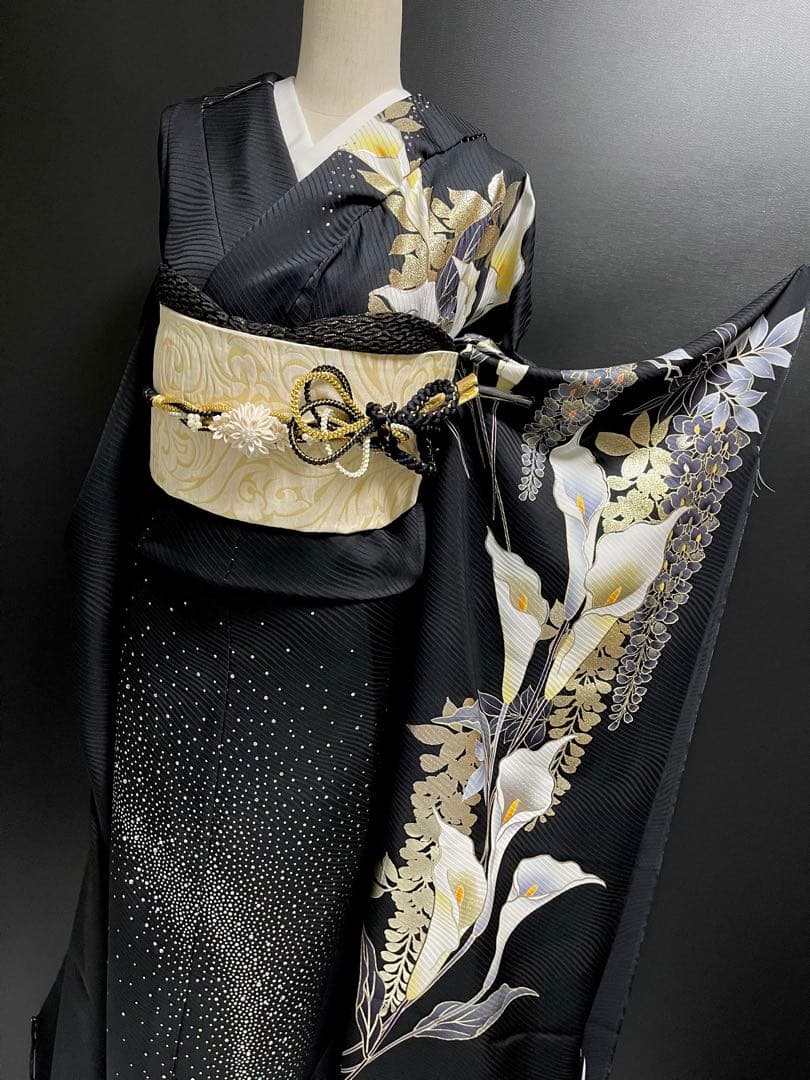 記憶に残る個性溢れる振袖【藤 カラー◆黒】ラインストーン 金 白 ブラック