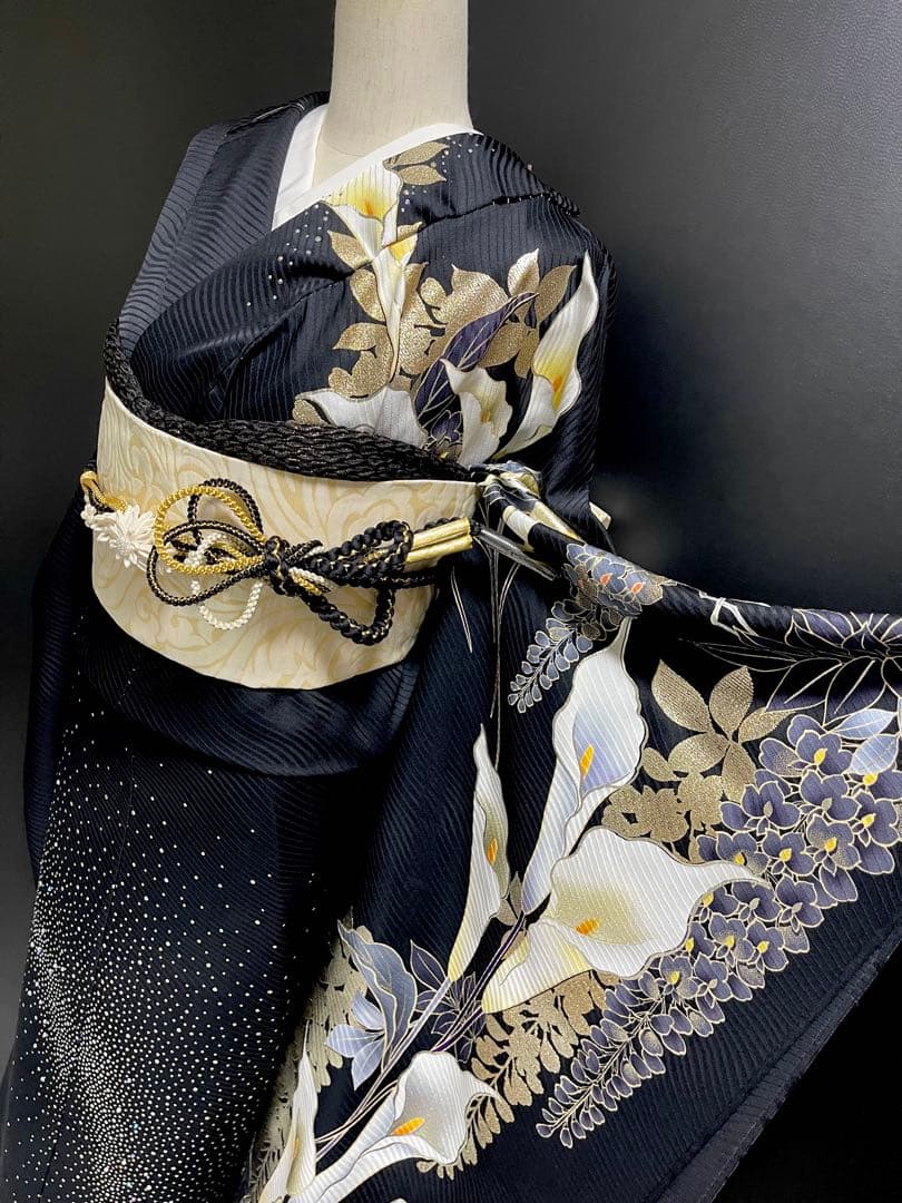 記憶に残る個性溢れる振袖【藤 カラー◆黒】ラインストーン 金 白 ブラック