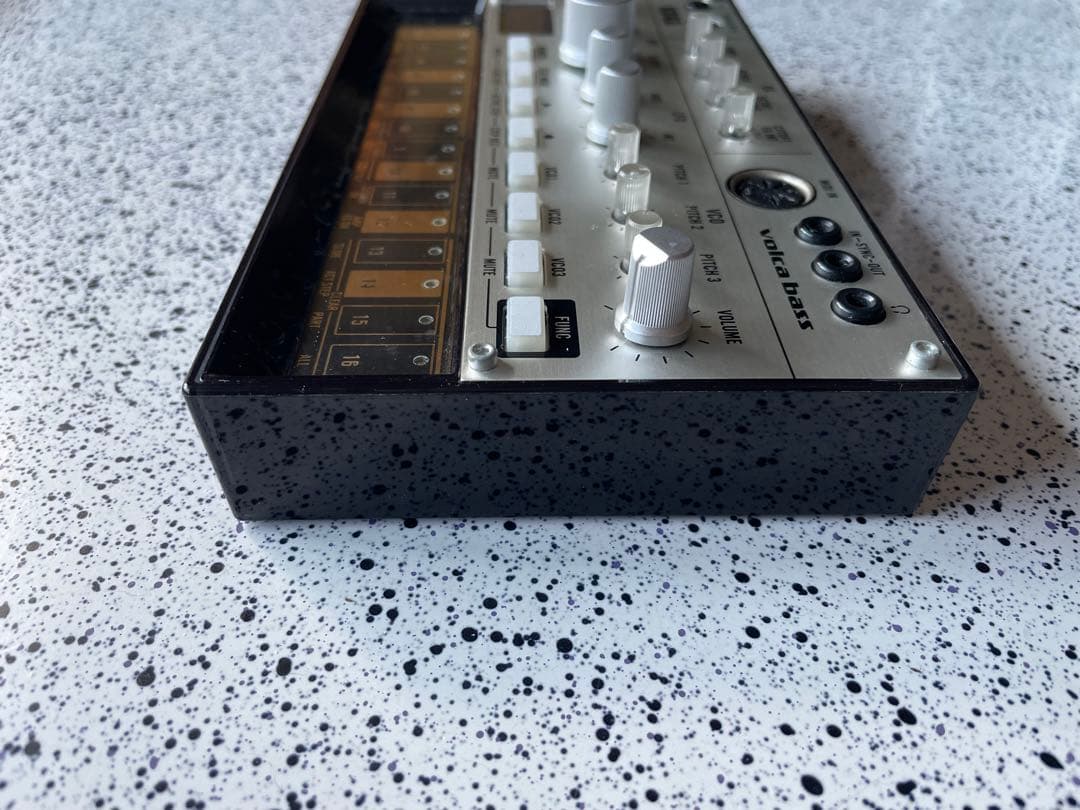 *値下げ* KORG / volca bass アナログシンセサイザー