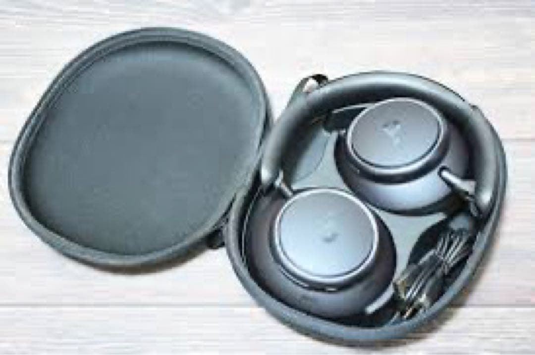 ブラックワイヤレスヘッドホン