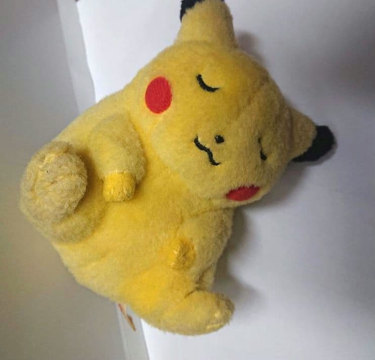 ポケモン　ピカチュウ　初期　トミー　TOMY　ぬいぐるみ　おやすみ　ねている