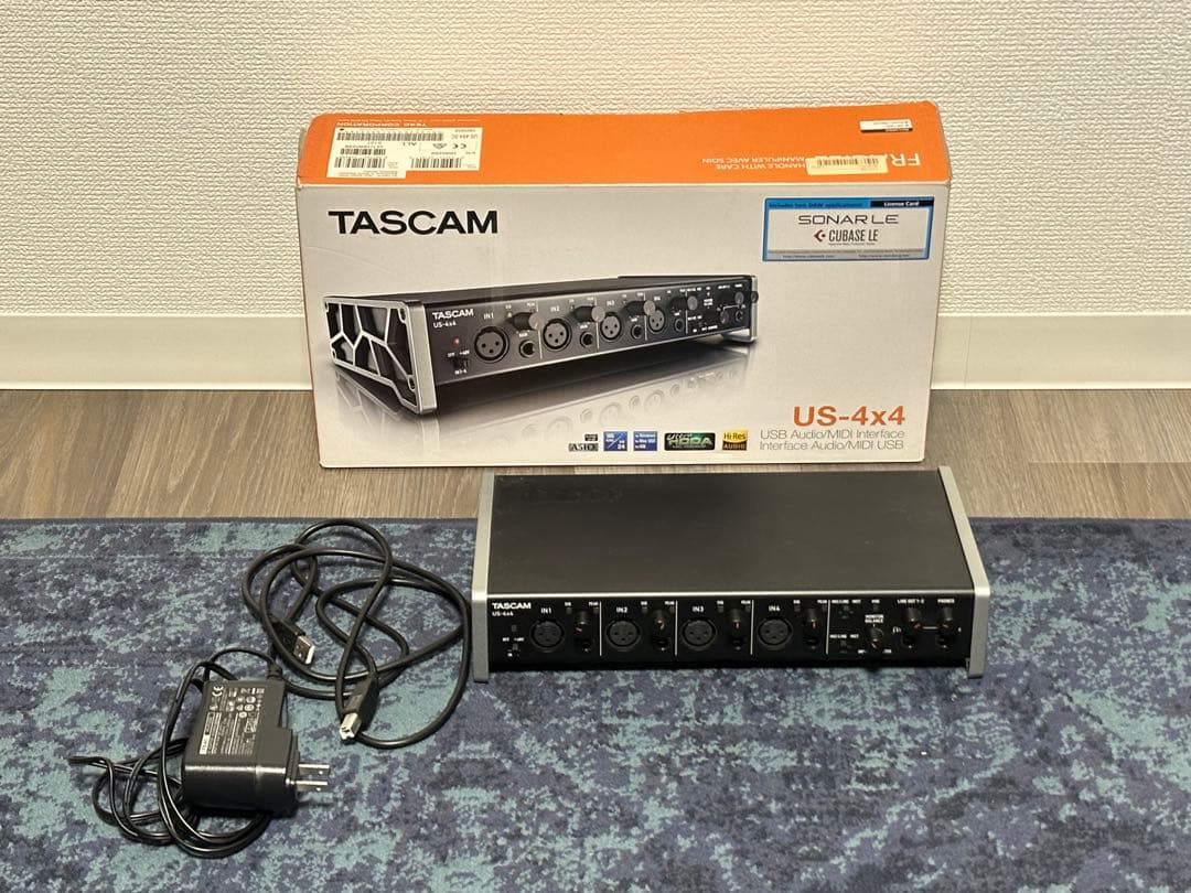 TASCAM US-4x4 USB オディオ/MIDIインターフェス