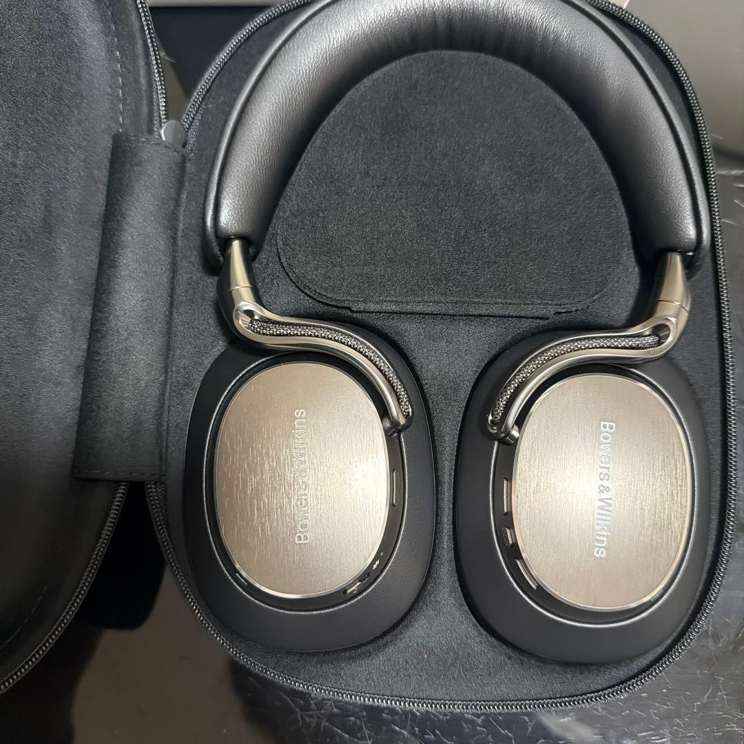 【Bowers & Wilkins】 Px8 S2 (オニキス・ブラック)