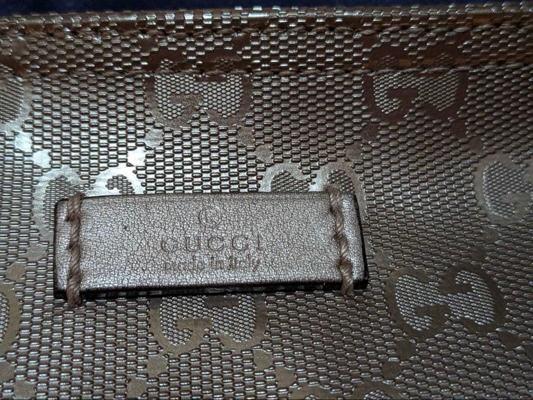 GUCCI シルバーショルダーバッグ