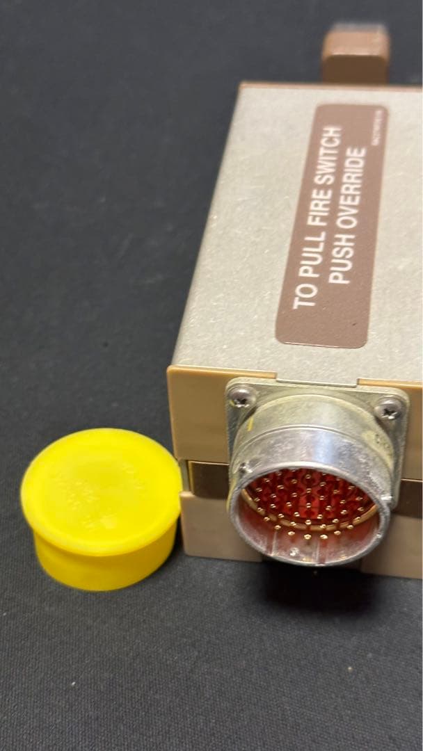 777 FIREハンドル　飛行機　希少品　コックピット機器　本国にて購入品