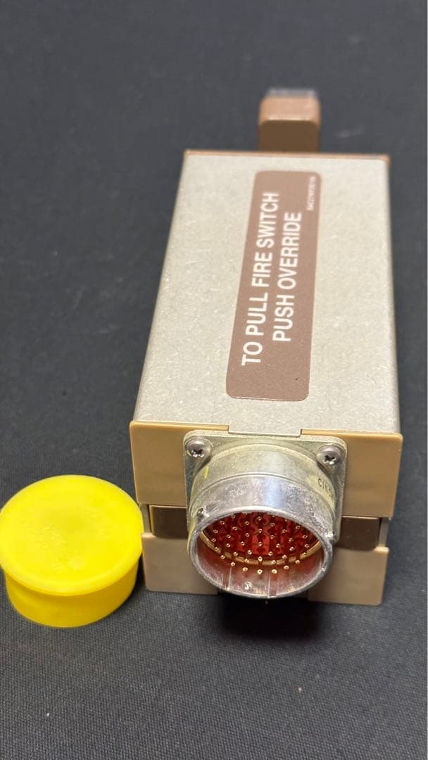 777 FIREハンドル　飛行機　希少品　コックピット機器　本国にて購入品