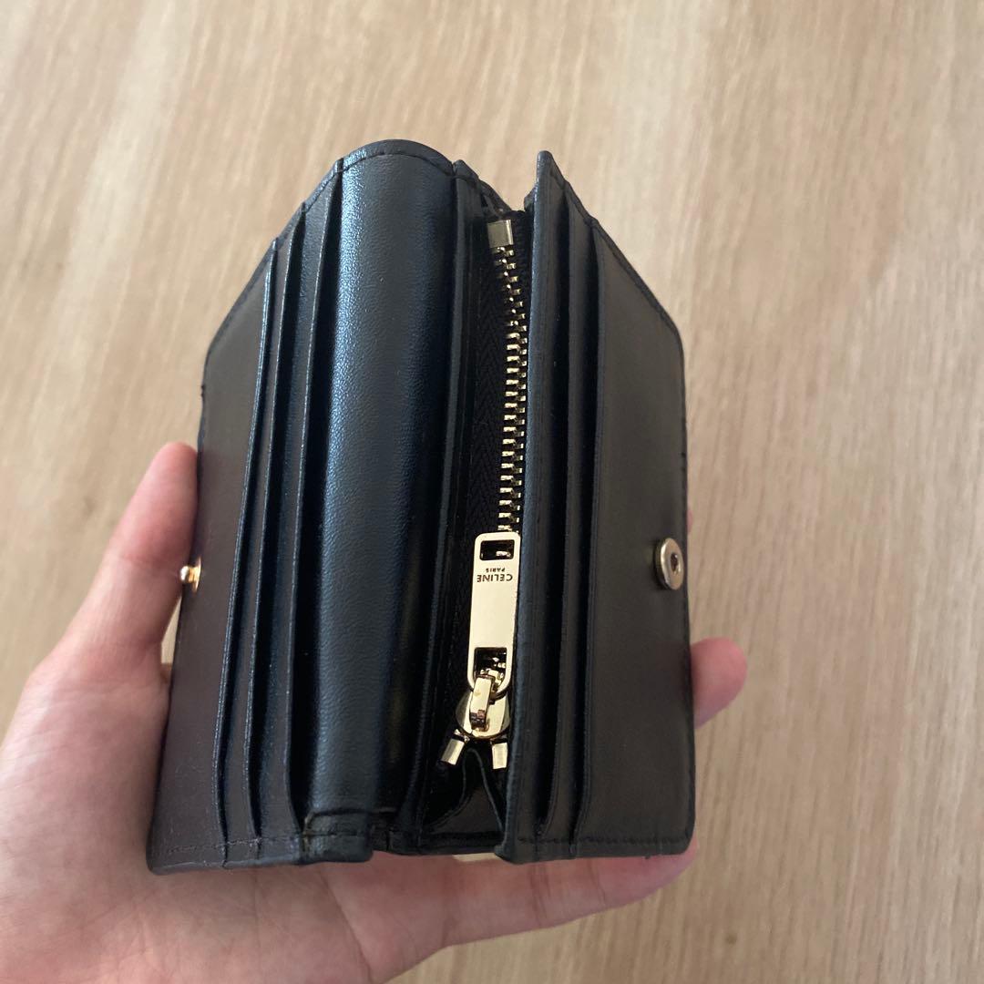 早い者勝ち！セリーヌ二つ折り財布