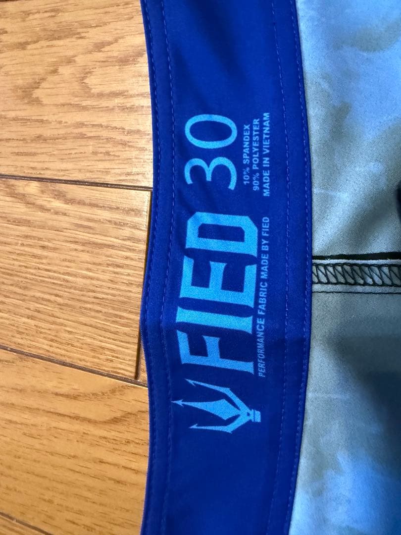 【激安特価】FIED サーフパンツ　30 15.5インチ　フィジーク　コンテスト