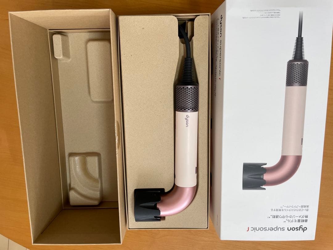 Dyson ヘアドライヤー アタッチメント付き　HD17 ピンク