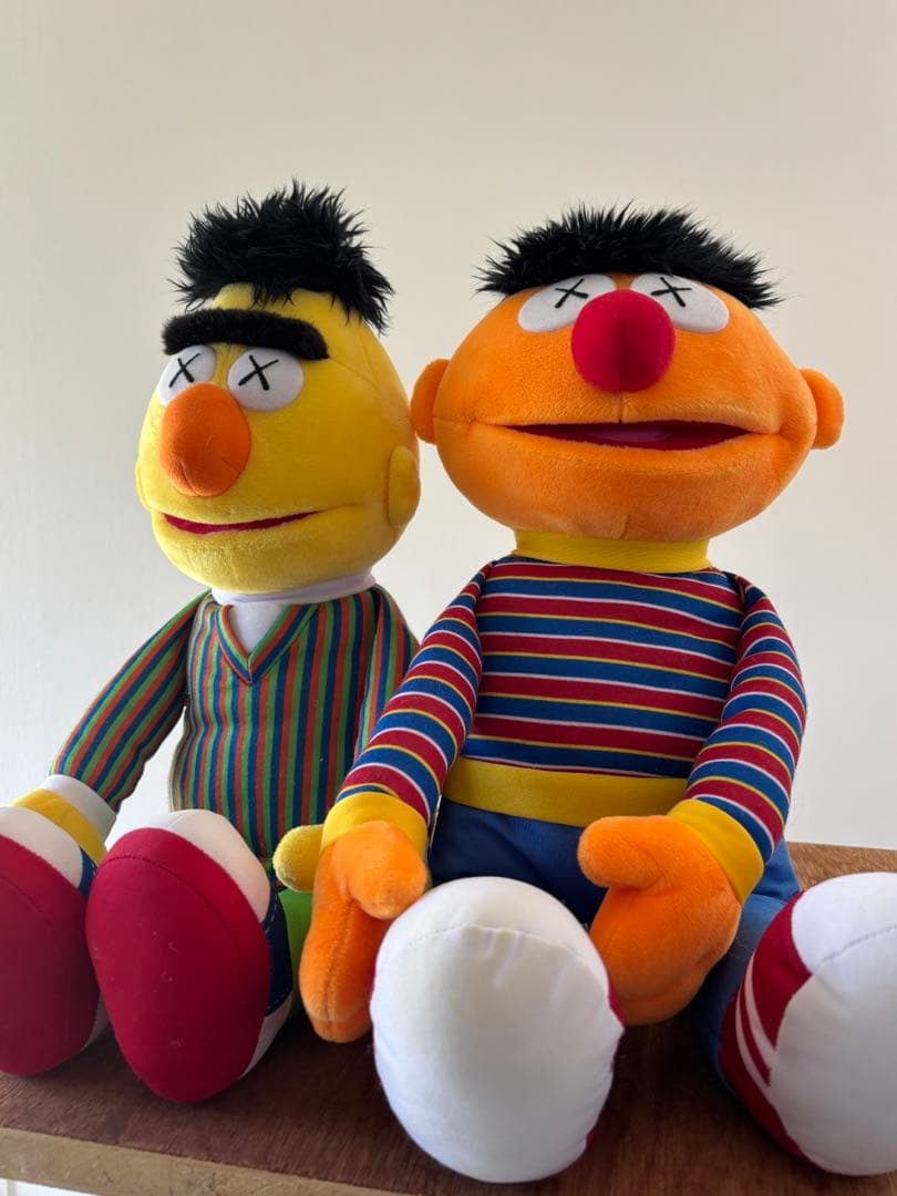 KAWS セサミストリート ぬいぐるみ バート アーニー セット