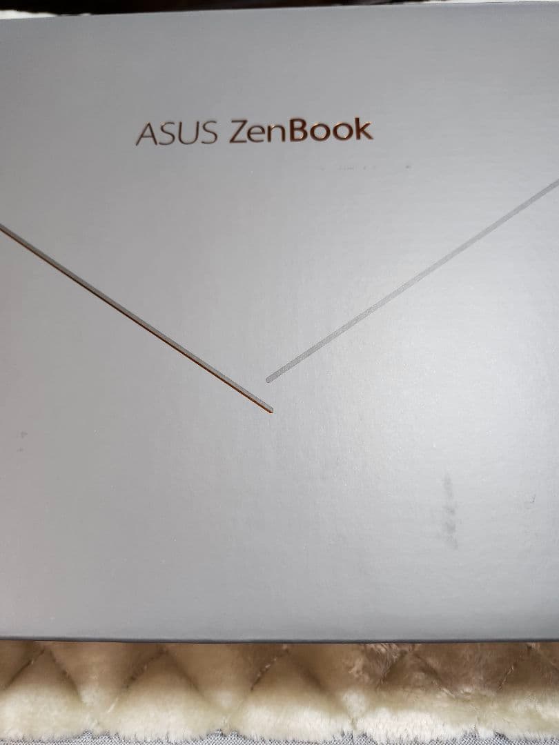 【最終価格】ASUS ZenBook 14インチ UM425IA 外装傷なし