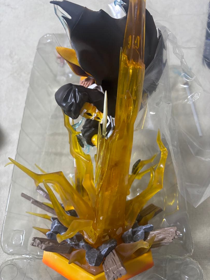 鬼滅の刃　我妻善逸　フィギュア