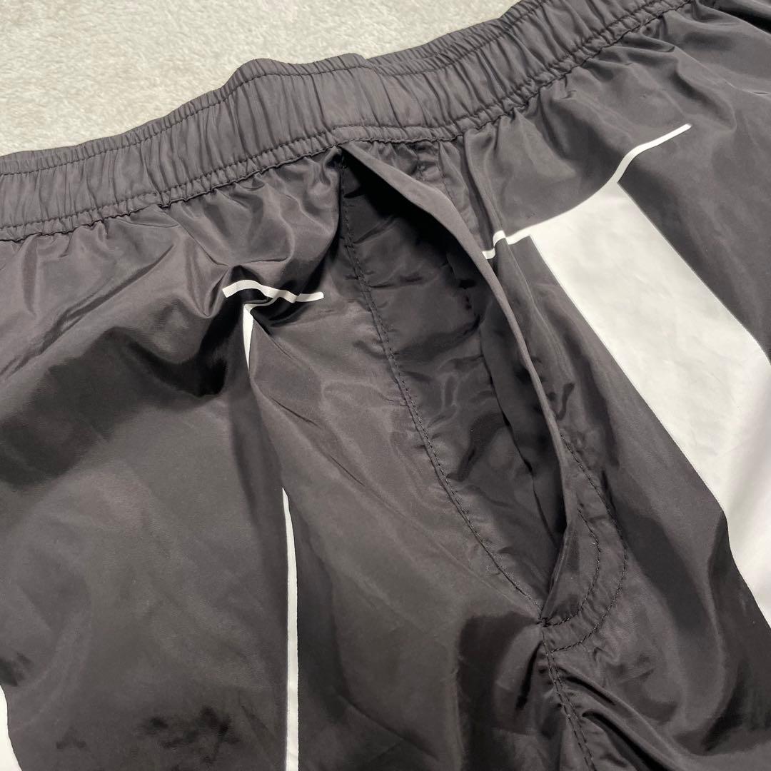 ヴァレンティノ　ショートパンツ　水着　ブラック　44