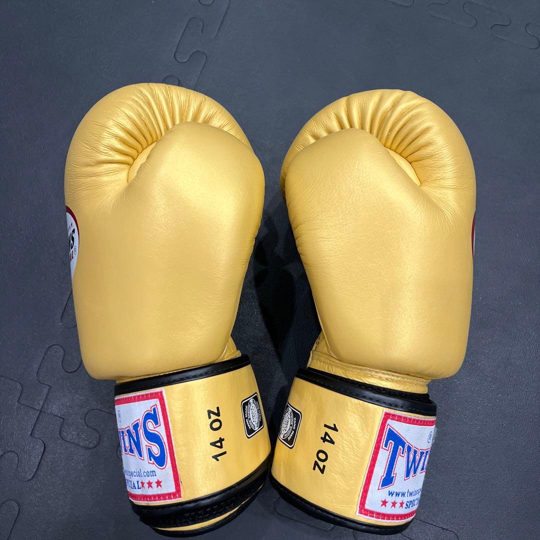 TWINS SPECIAL ボクシンググローブ 14oz ゴールド