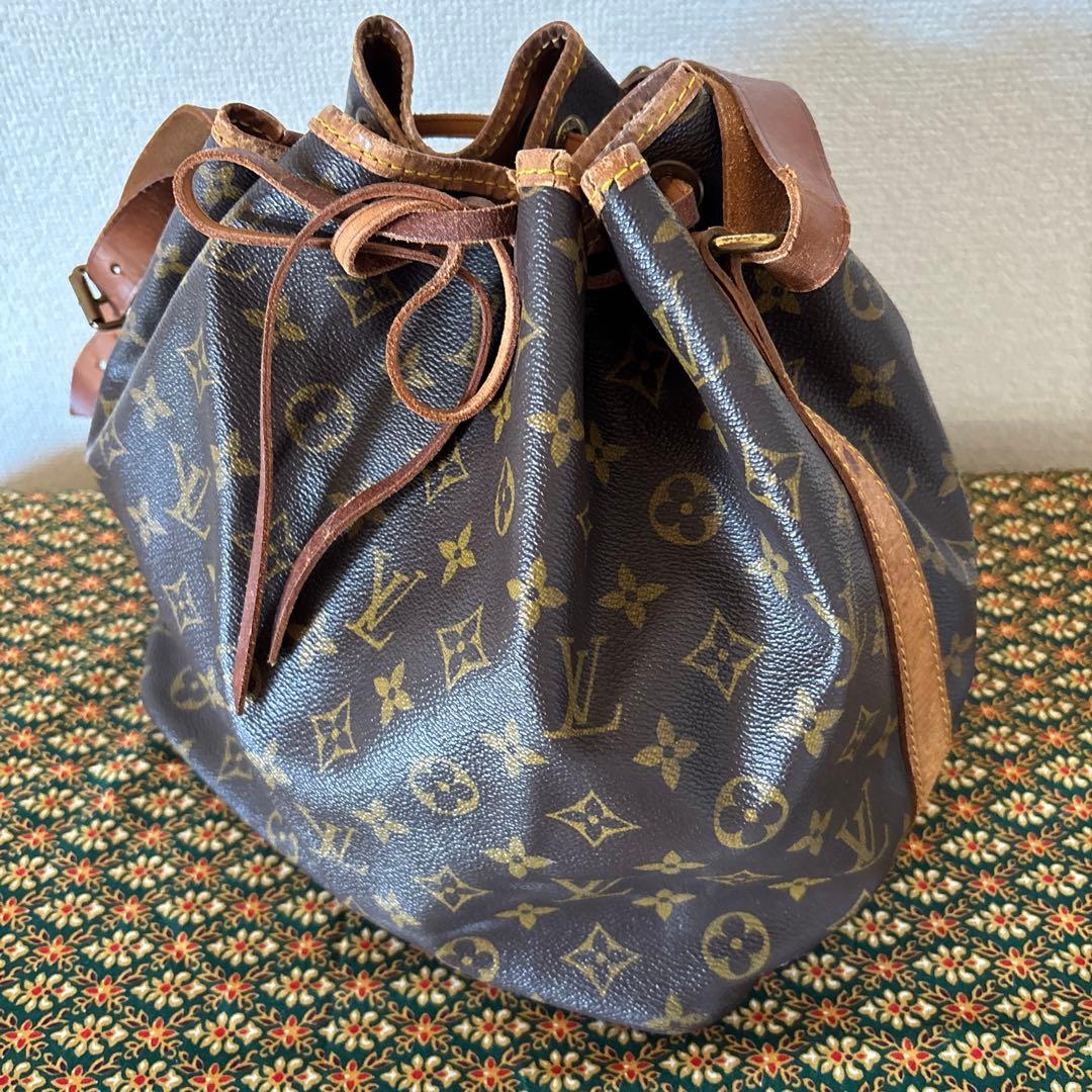 ルイ・ヴィトン　LOUIS VUITTON モノグラムショルダーバッグ　巾着