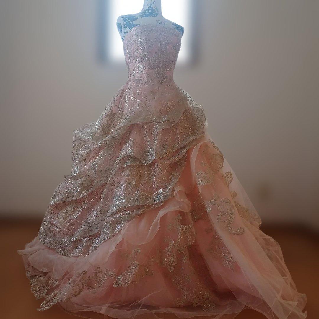 ピンク ストラップレス ウェディングドレス