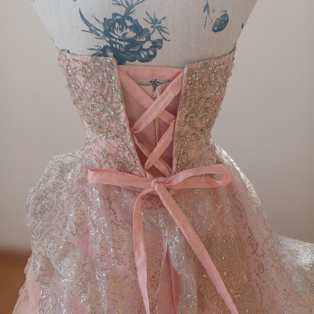 ピンク ストラップレス ウェディングドレス