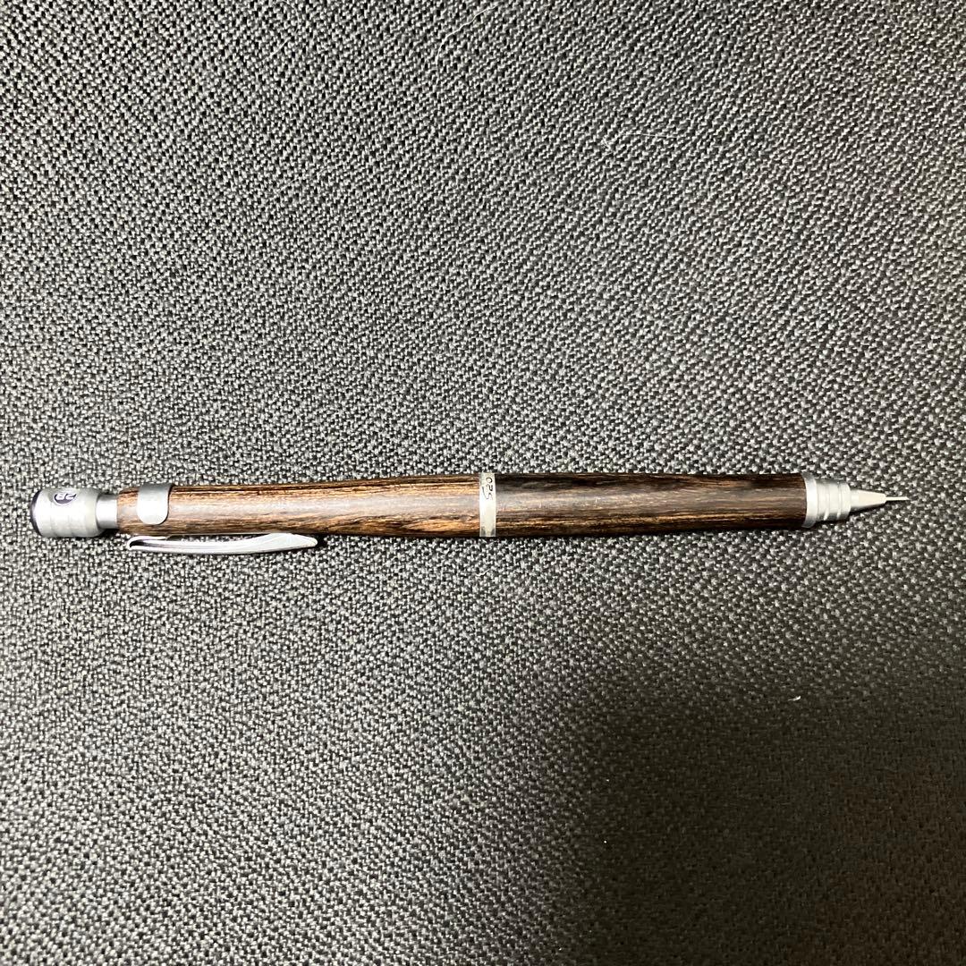 ペンケースと文房具セット