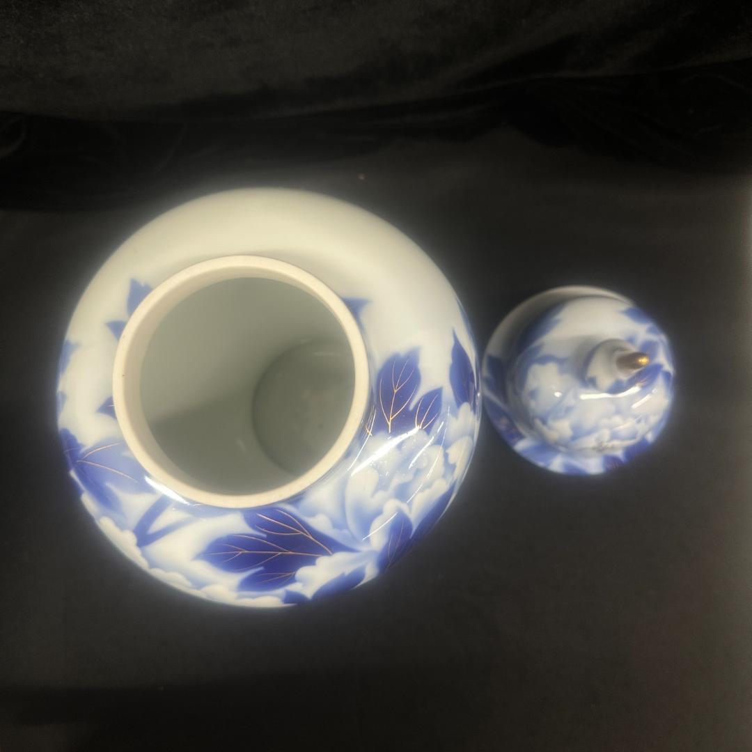 深川製磁　染付金彩牡丹紋　沈香壺　飾壺蓋付　宮内庁御用達 箱付き