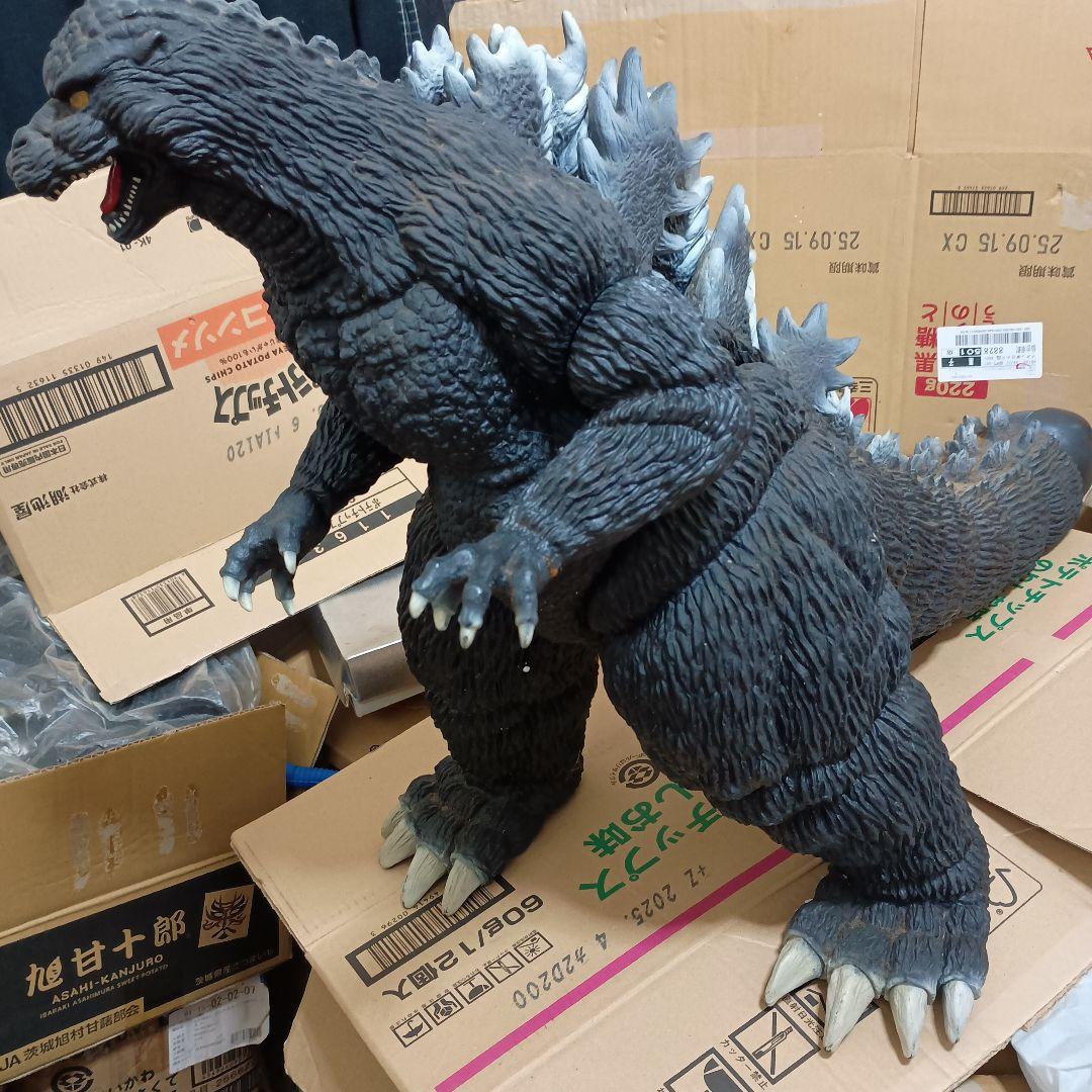ゴジラ フィギュア　全長　約85センチ