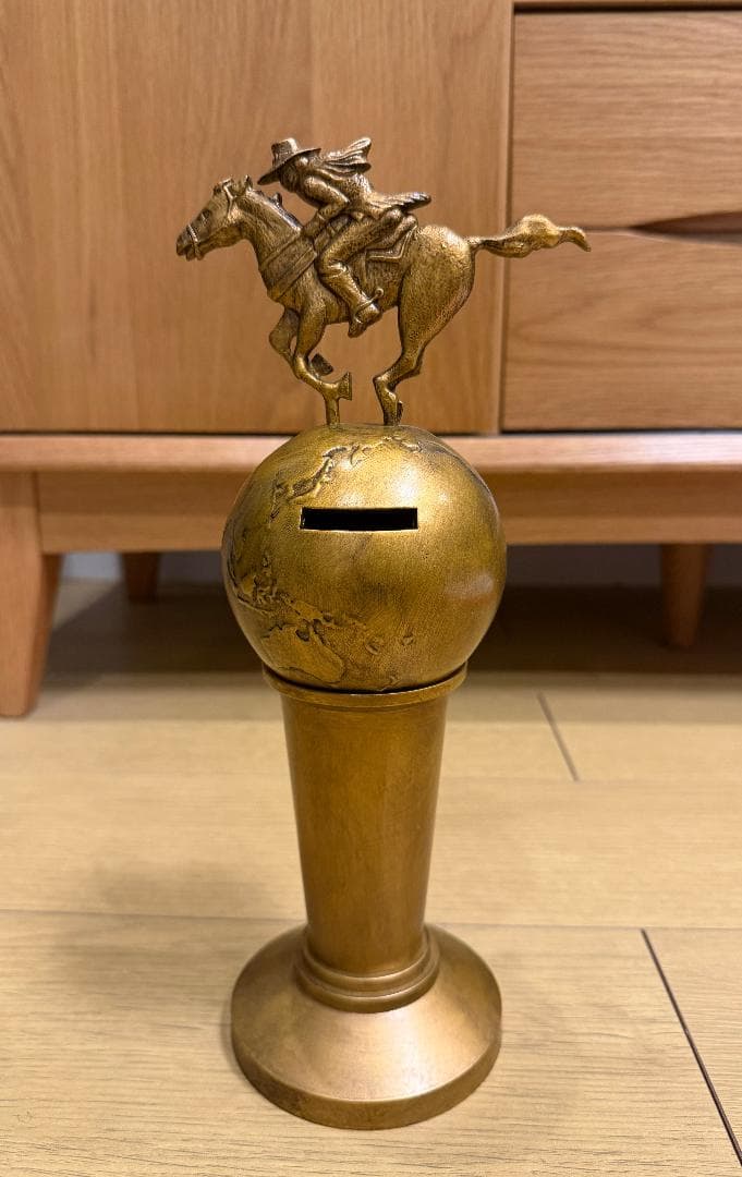 スティールボールラン　優勝トロフィー　　一番くじA賞　貯金箱