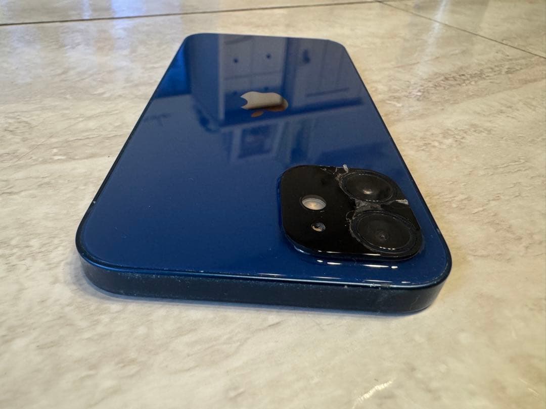 まど  iPhone12 本体