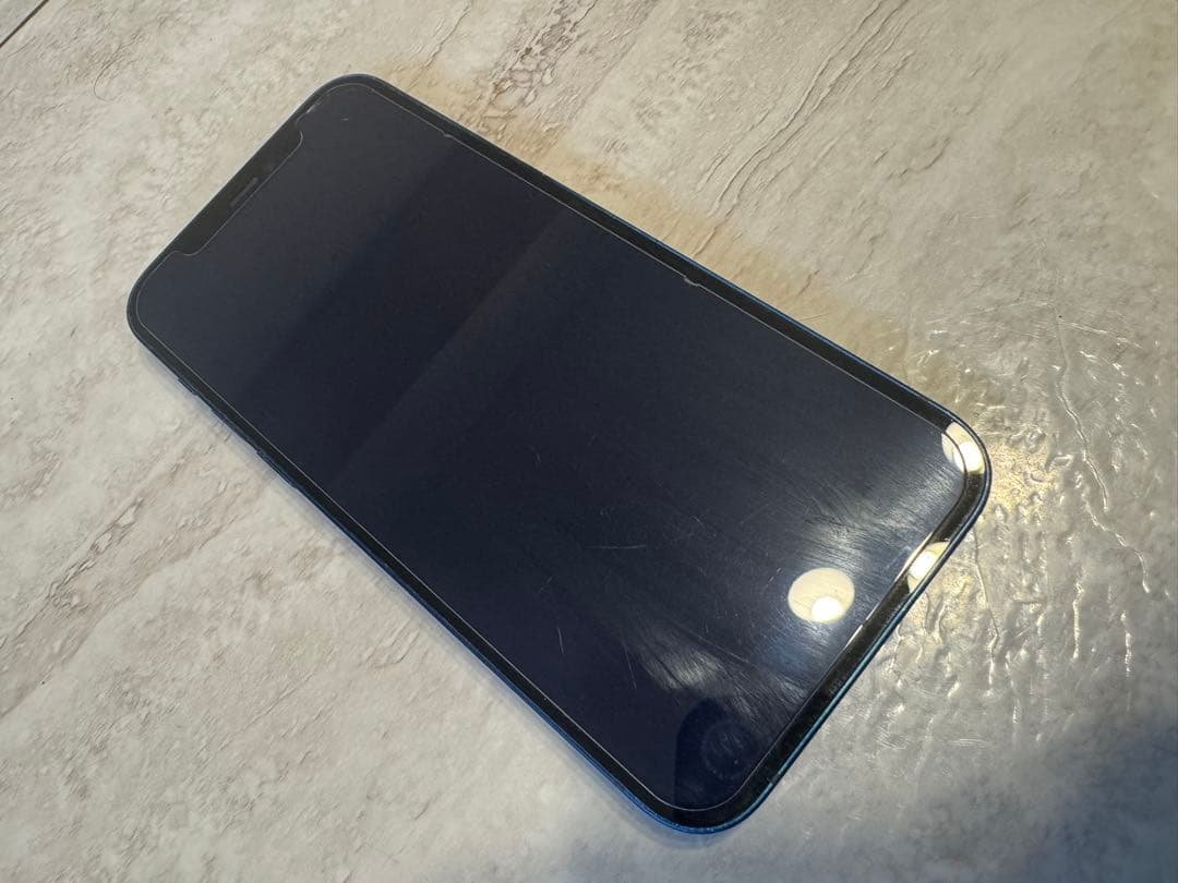 まど  iPhone12 本体