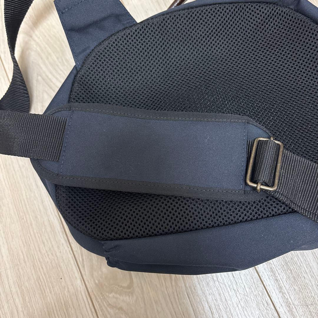 アヤノコウジ　がま口　ショルダーバッグ　ダークネイビー