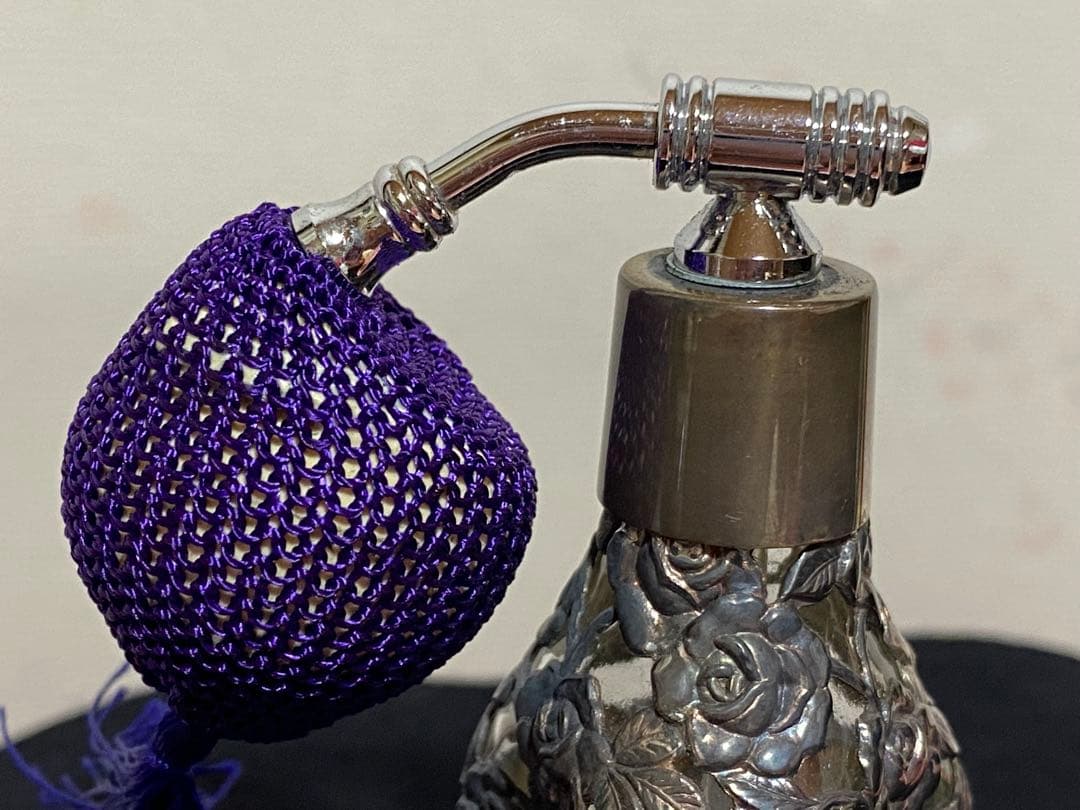 ♦銀製 ガラス 薔薇文様 透かし彫り 被せ 香水瓶 アールヌーボー様式 骨董品