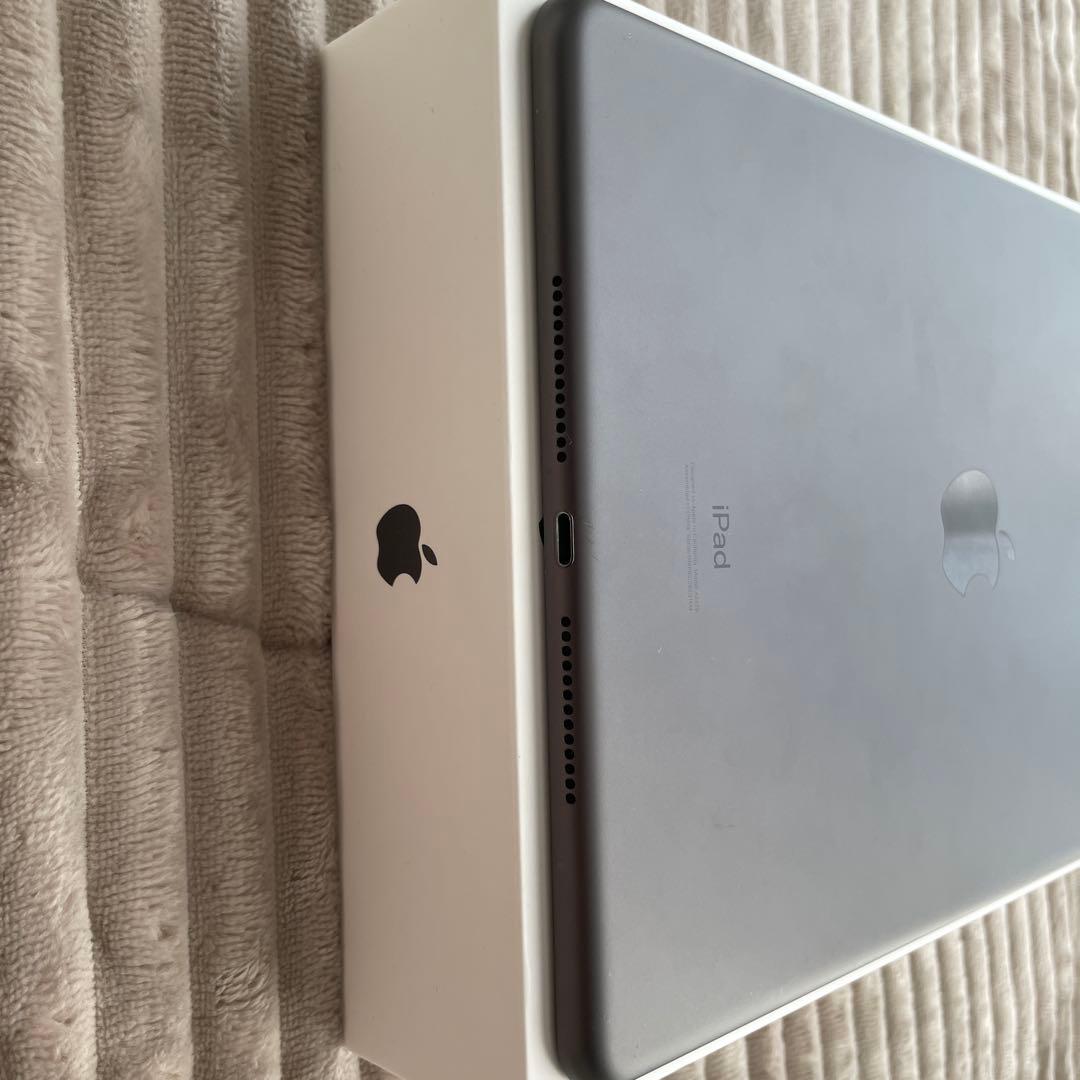 iPad 第8世代 Cellularモデル 32GB スペースグレー