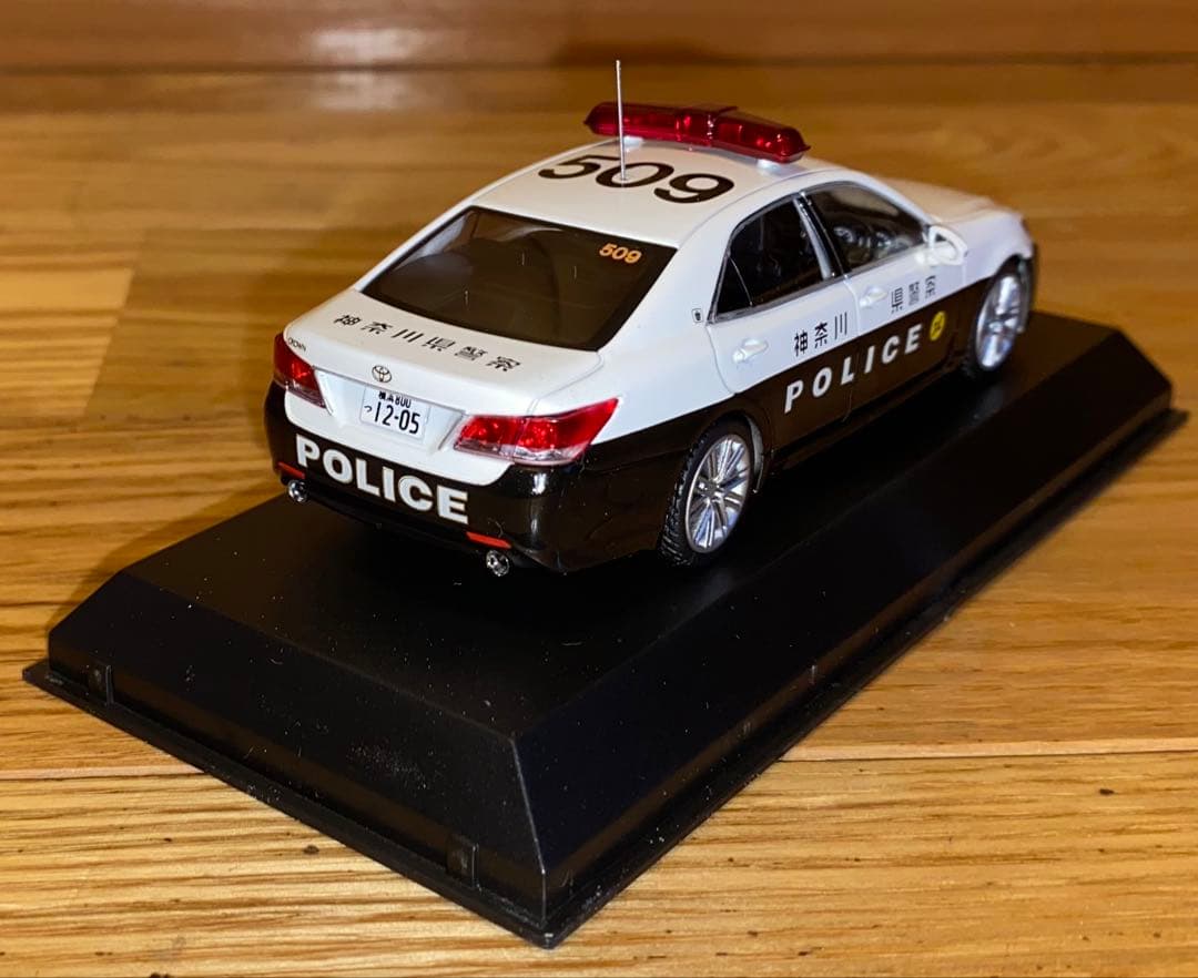 トヨタ CROWN アスリート 警察仕様 1/43