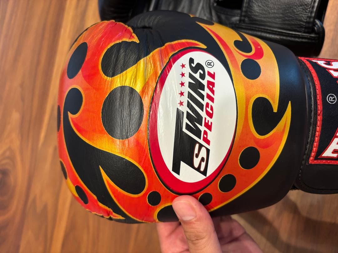 TWINS SPECIAL ボクシンググローブ 14 oz