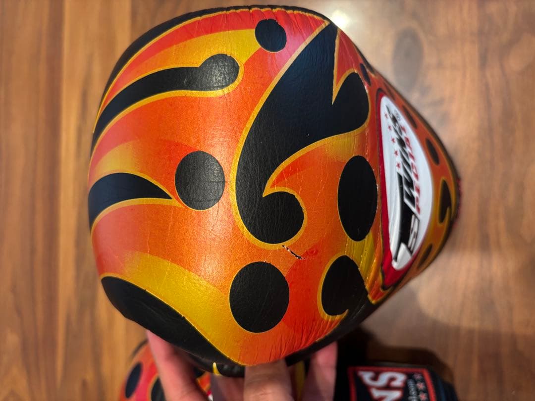 TWINS SPECIAL ボクシンググローブ 14 oz