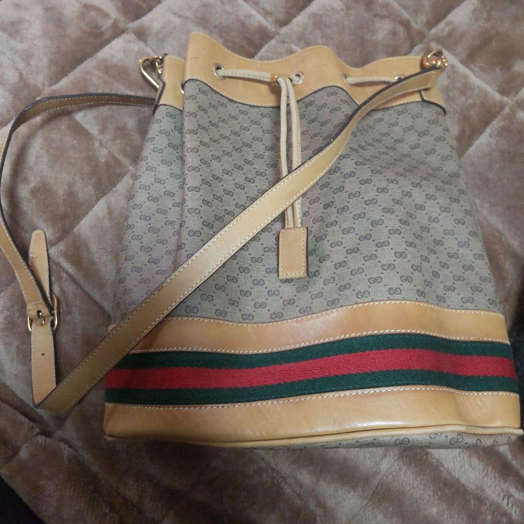 依頼承知致しました。Gucci ロゴ入り ショルダーバッグ 中型