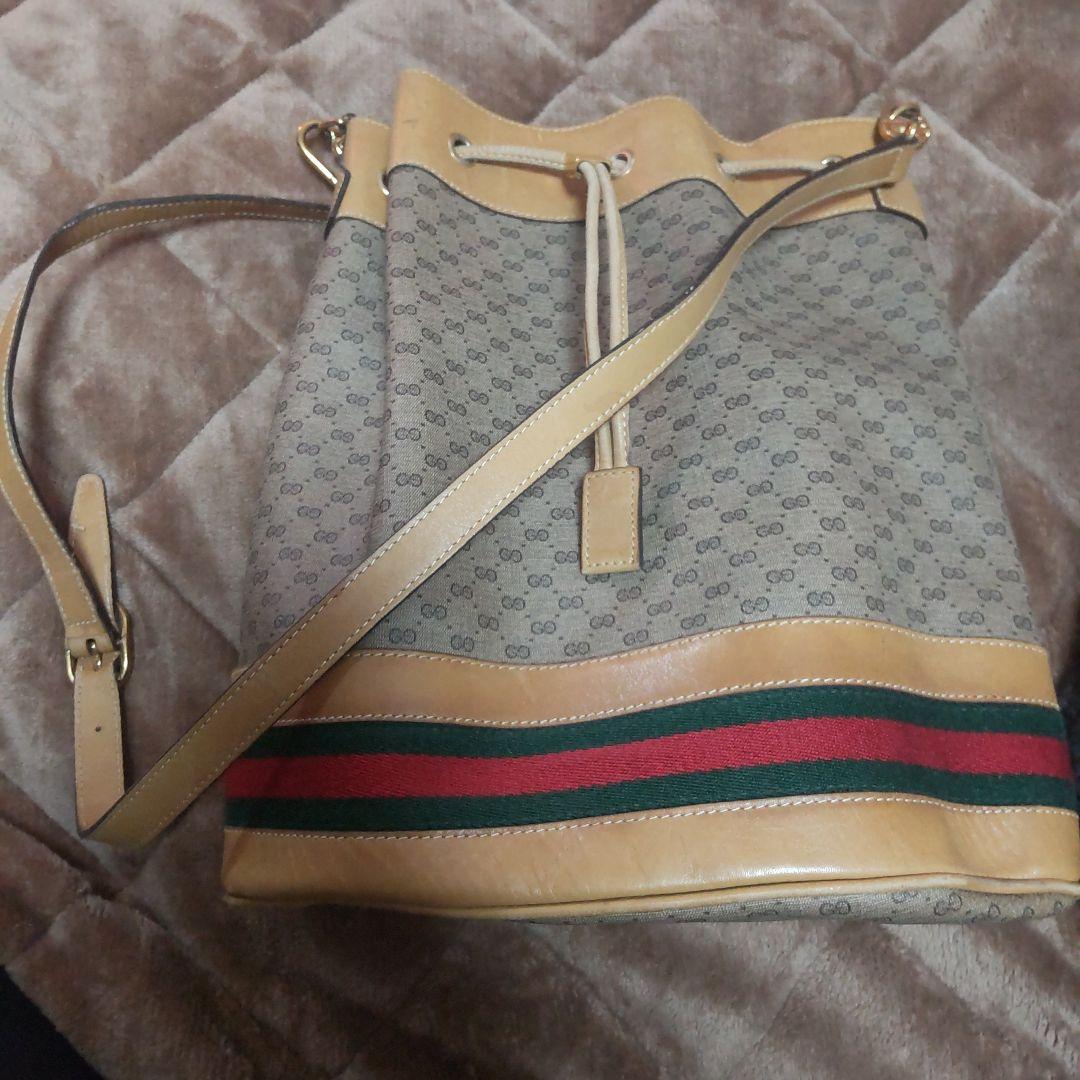 依頼承知致しました。Gucci ロゴ入り ショルダーバッグ 中型