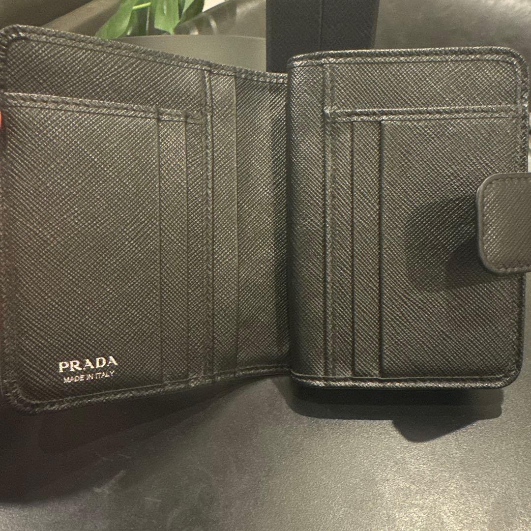 aYa PRADA サフィアーノトライアングル ウォレット