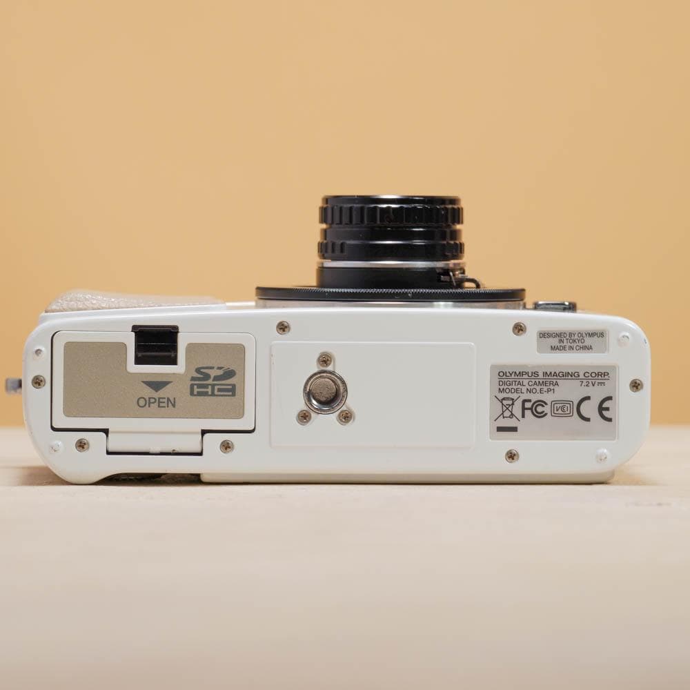 【写ルンです感覚のコンデジ】OLYMPUS PEN E-P1 24mm