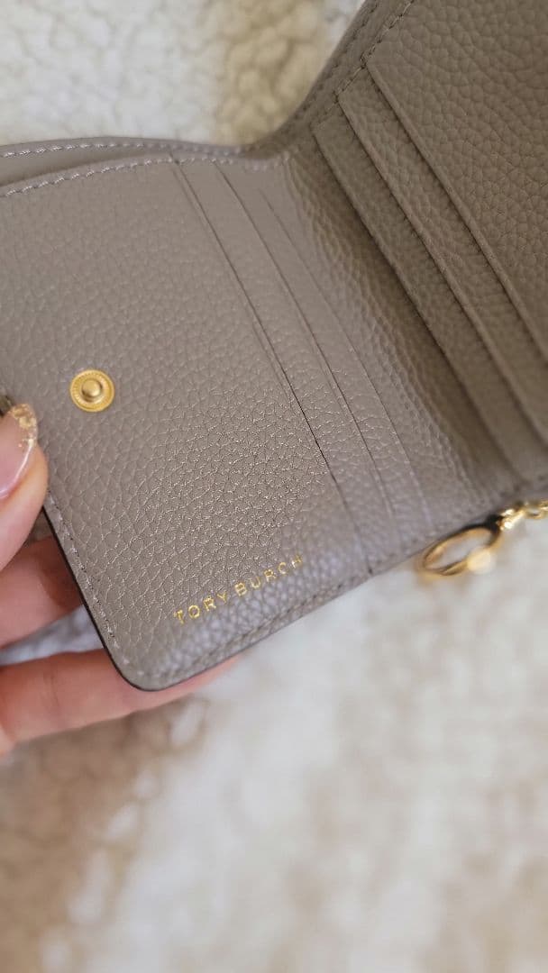 【新品未使用】TORY BURCH グレー 二つ折り財布