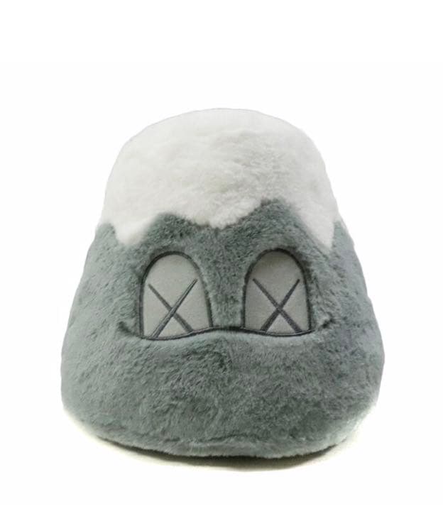 【KAWS HOLIDAY】富士山ぬいぐるみ Grey シリアルナンバー入り