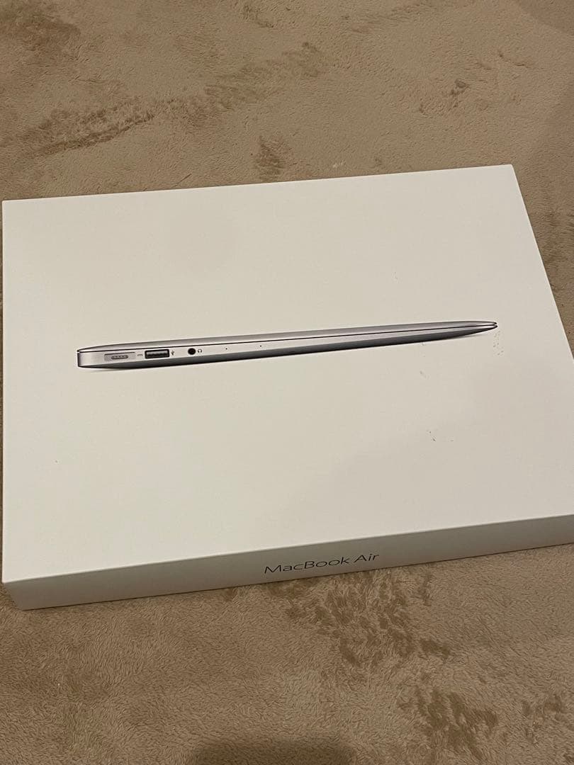 【美品】MacBook Air 13.3 MQD42J/A 256GB