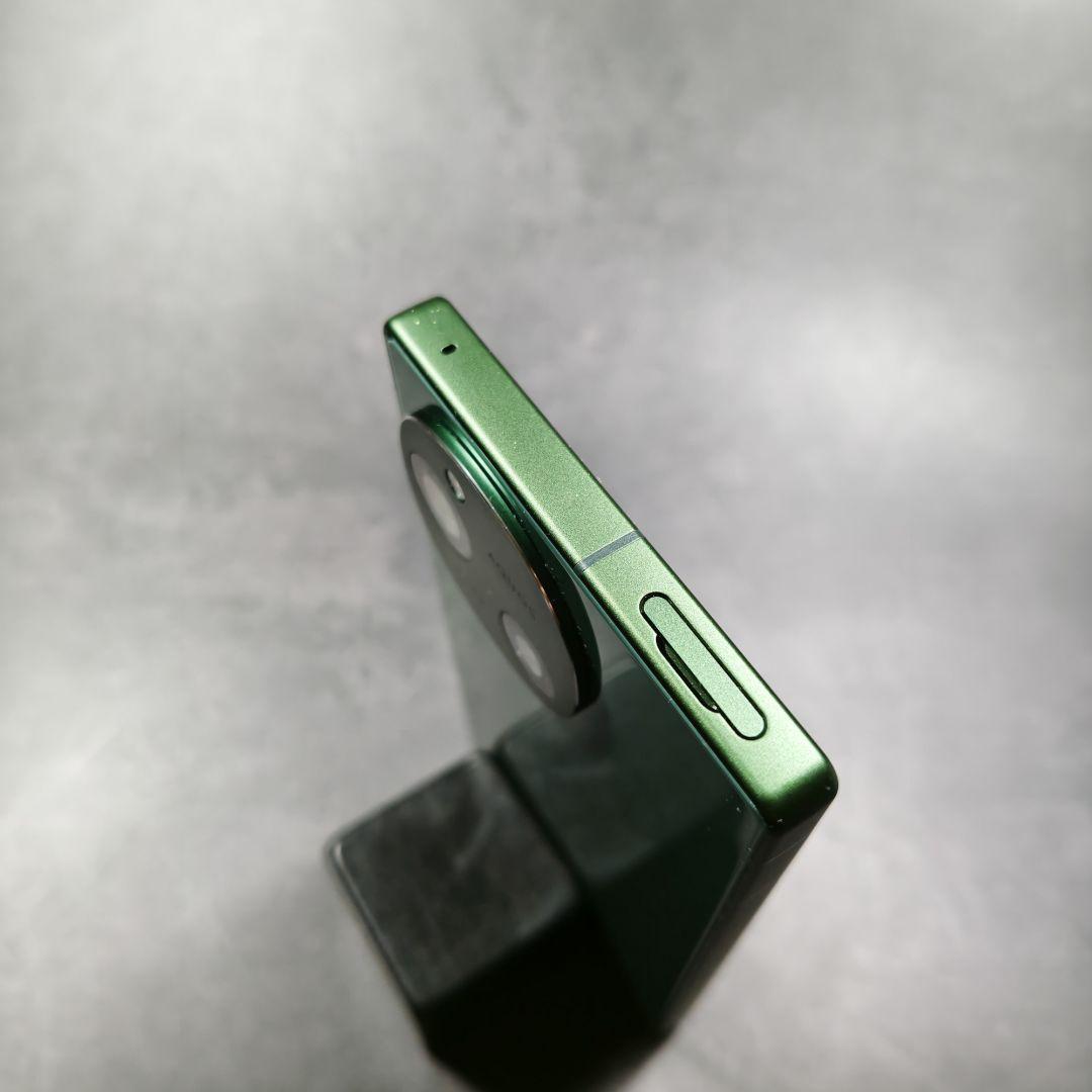 AQUOS R9 グリーン