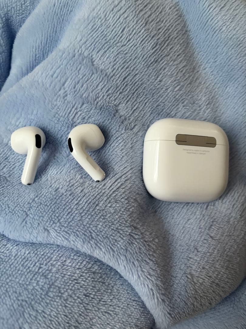 AirPods 4 A3053 ノイズキャンセリングなし