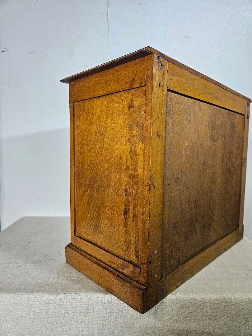 英国アンティーク 木製の小引き出し チェスト 小物入れ 抽斗 三段 仕切り付き