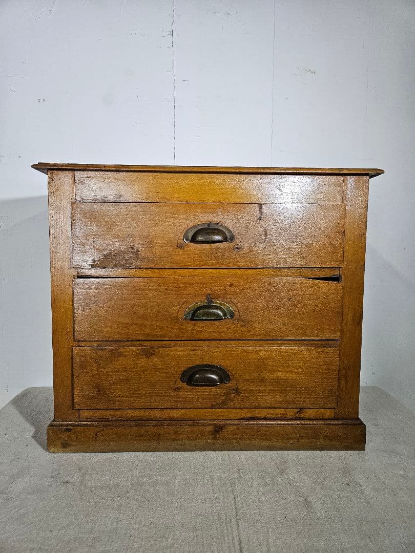 英国アンティーク 木製の小引き出し チェスト 小物入れ 抽斗 三段 仕切り付き