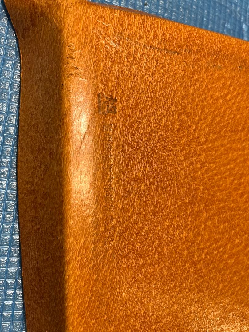 アイヌ民芸品、アイヌ革のトレイ、革のお盆、アイヌ小物入れ