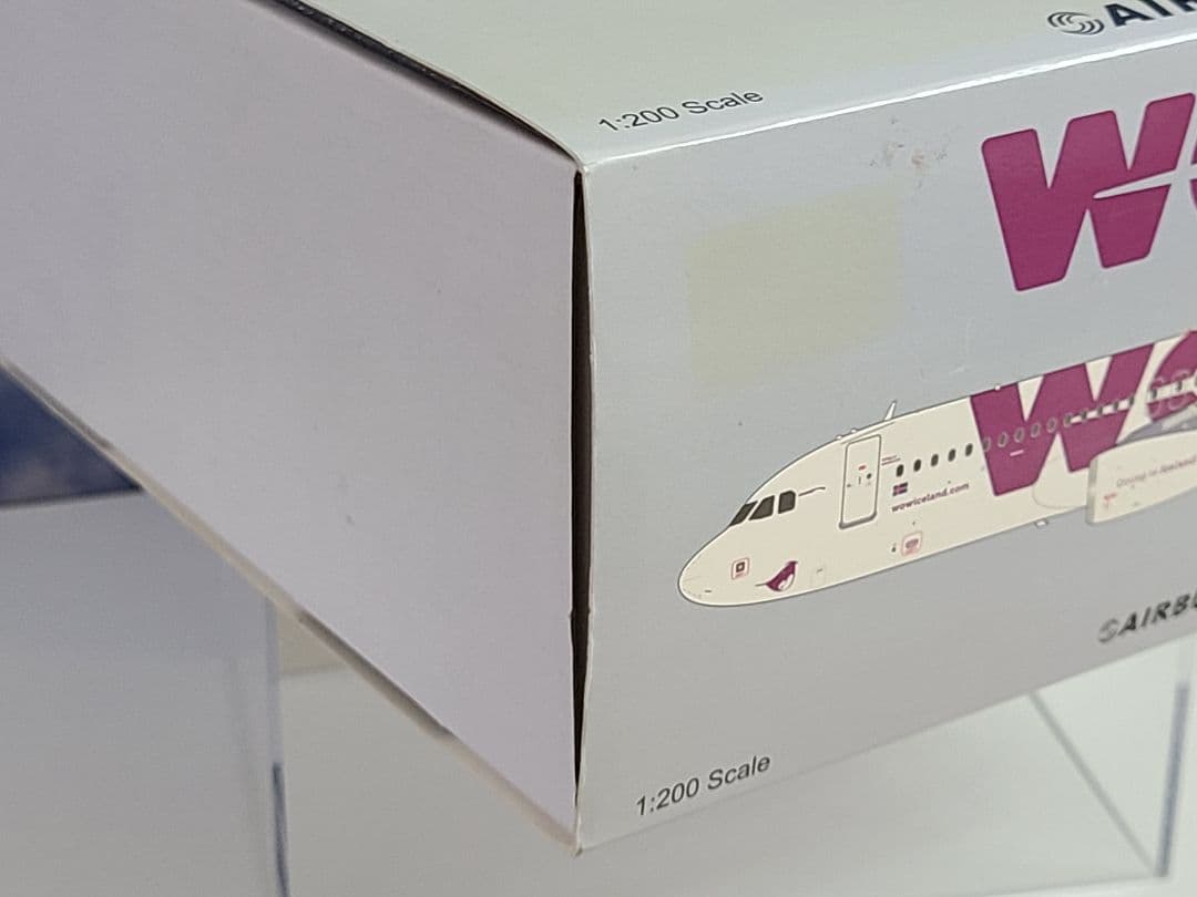 専用品 A320-200 WOW航空 LZ-WOW　1/200 新品・未使用品